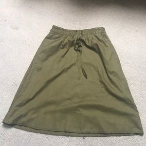 Madewell army green midi skirt with pockets